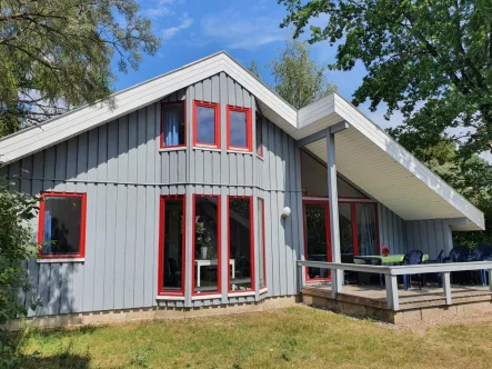 Terrasse - Haus kaufen in Mirow - REDUZIERT - schönes Ferienhaus im Ferienpark Mirow-dicht am Nationalpark-zu verkaufen!