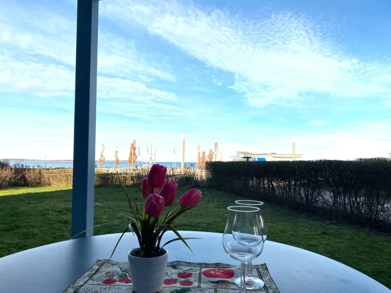 Terrasse - Wohnung kaufen in Rechlin - Traumhaft schöne Lage - Ferienwohnungen im Kapitänshaus mit direktem Blick auf die weiten der Müritz