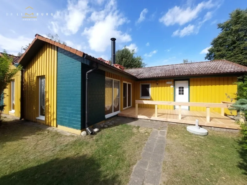 Eingang - Haus kaufen in Granzow - komfortable Ferien-Doppelhaushälfte Möwe Nr. 110 im Waldviertel zu verkaufen!