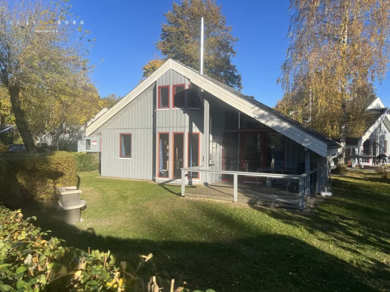 Terrasse - Haus kaufen in Granzow - Modernes Ferienhaus in 1. Reihe - alleinstehend - in schönster Lage mit Blick auf den See