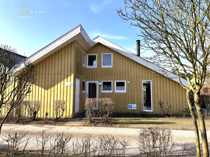 Eingangsseite - Haus kaufen in Granzow - charmantes Ferienhaus mit Modernisierungspotential - Schaffen Sie Ihren eigenen Rückzugsort -