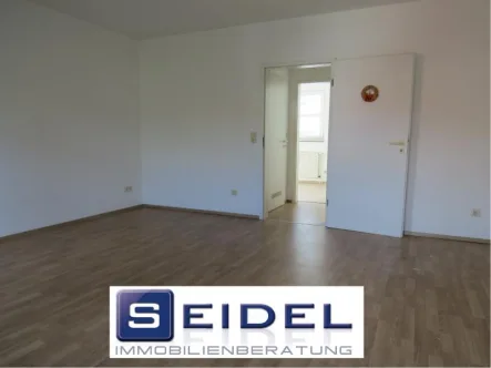 Wohnzimmer - Wohnung mieten in Wolfenbüttel - Endlich zu Hause: Gut geschnittene 2-Zi. Wohnung für Singles mit großem Balkon