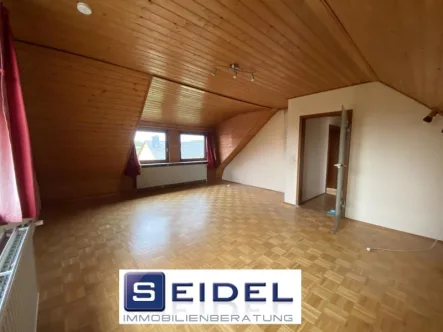 Elternschlafzimmer im Dachgeschoss - Haus kaufen in Braunschweig - Sonnige Doppelhaushälfte für die große Familie