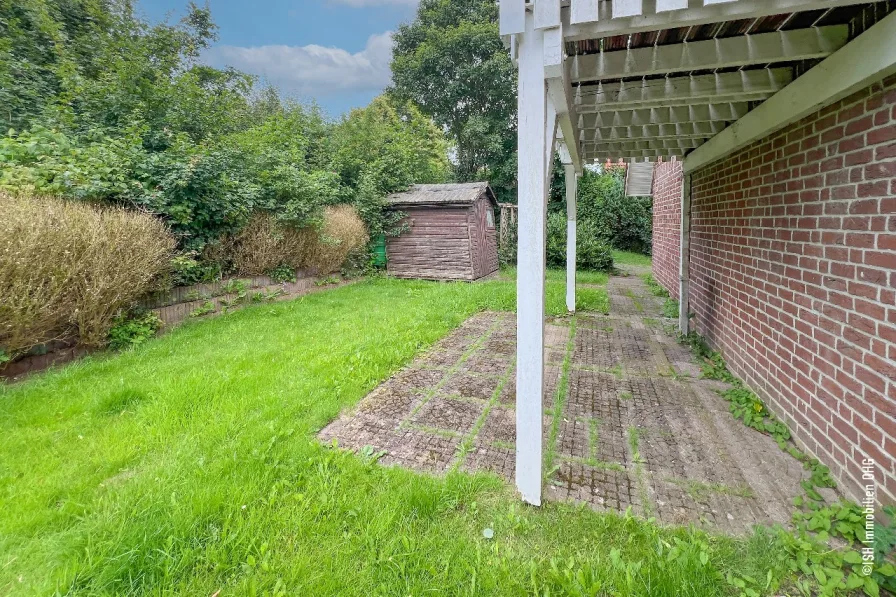 Terrasse mit Gartenanteil