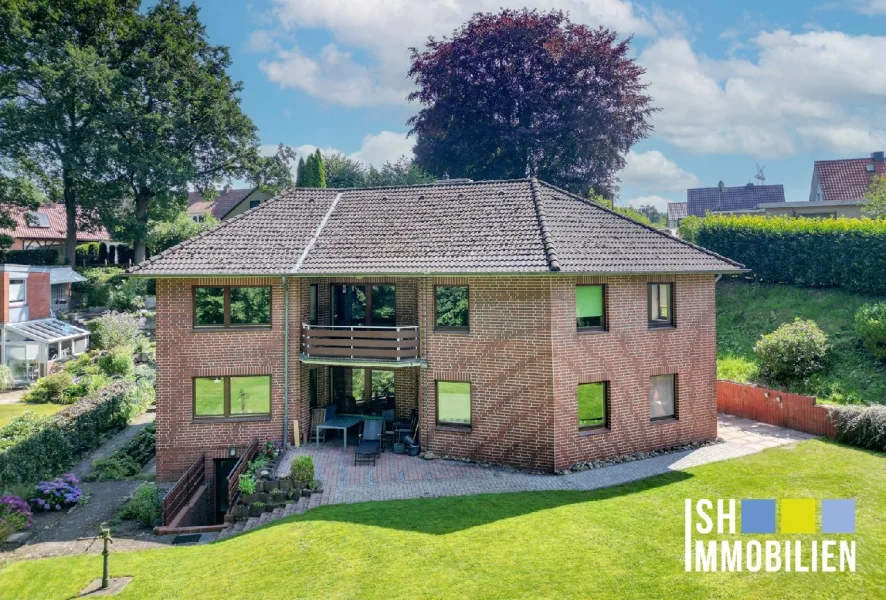 Außenansicht - Haus kaufen in Stade - RESERVIERT! Stade-Agathenburg, solides Wohnhaus mit 3 Wohnungen 