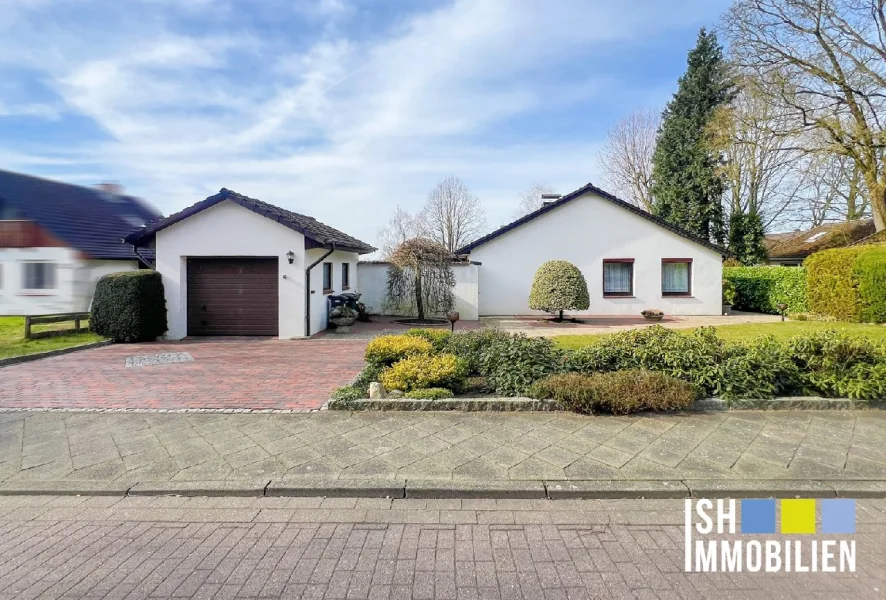 Außenansicht - Haus kaufen in Stade - Stade-Haddorf, solides EFH mit schönem Garten 