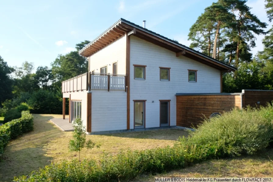 Blick auf Westseite - Haus kaufen in Hanstedt OT Weihe - Schickes modernes Landhaus mit zwei Vollgeschossen!