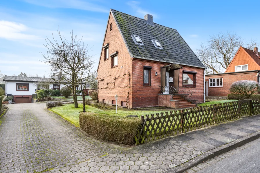 Ansicht - Haus kaufen in Seevetal - Gepflegtes Einfamilienhaus in zentraler & ruhiger Lage von Meckelfeld