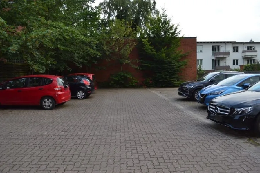 gemeinschaftlicher Pkw-Parkplatz