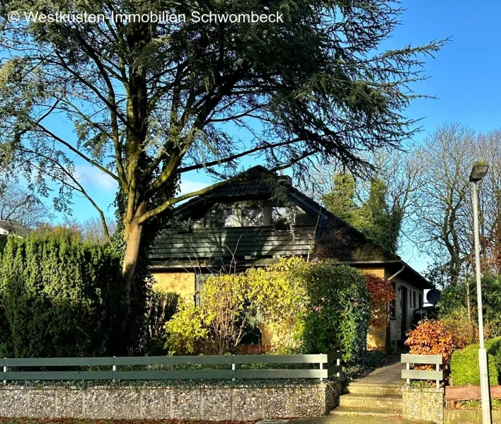 Außenansicht - Haus kaufen in Albersdorf - Für Naturliebhaber! Schönes Einfamilienhaus in ruhiger Waldrandlage!
