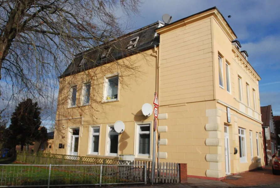 Außenansicht - Wohnung kaufen in Brunsbüttel - Sanierte 3-Zimmer-Eigentumswohnung in Ortsrandlage in Brunsbüttel!