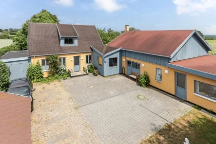Außenansicht - Haus kaufen in Rudkøbing - Charmante Villa in Alleinlage, Meeresnähe, Rudkøbing!
