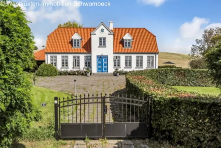 Vorderansicht - Haus kaufen in Ærøskøbing - Exklusiver Landsitz an der dänischen Ostsee!