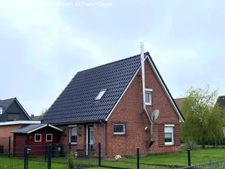 Außenansicht - Haus kaufen in Marne - Sehr gepflegtes Einfamilienhaus in ruhiger Ortslage!