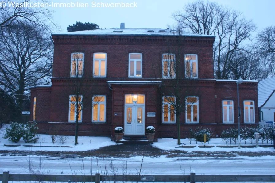 Vorderansicht - Büro/Praxis mieten in Heide - Repräsentative Büroetage in schöner Stadtvilla!