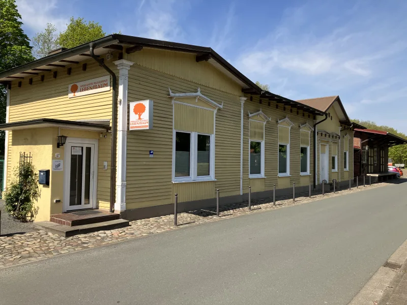  - Büro/Praxis kaufen in Hollenstedt - HISTORISCHES BAHNHOFSGEBÄUDE SUCHT KAPITALANLEGER