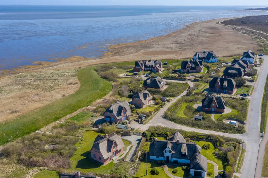  - Haus kaufen in Rantum - Seltenes Juwel mit Blick auf das Rantumer Wattenmeer - Schöne Doppelhaushälfte unter Reet