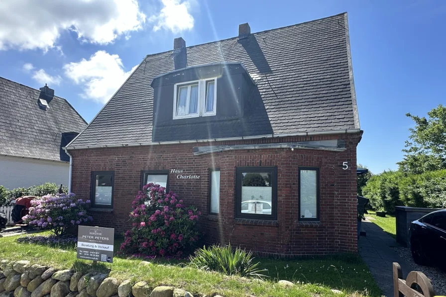  - Haus kaufen in Sylt/OT Westerland - Erhaltenswertes Einfamilienhaus mit zwei Wohneinheiten in der Dr.-Ross-Straße