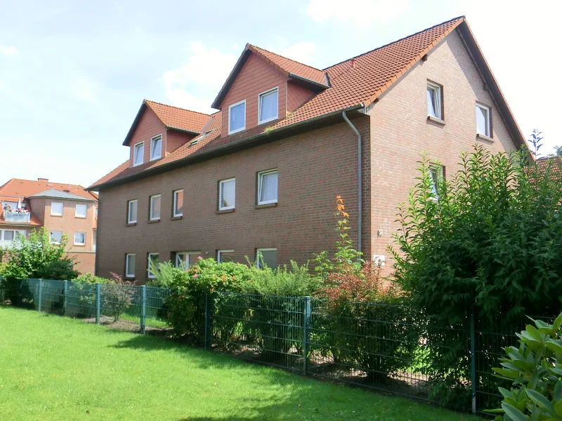 Dachgeschoss rechts - Wohnung mieten in Wiefelstede - Ganz oben... hier findet man Ruhe!