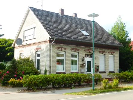 Altbau mit Charme - Haus kaufen in Westerstede-Linswege - Stilvolles Zweifamilienhaus nahe der Kreisstadt Westerstede