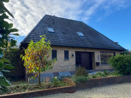 Außenansicht - Haus mieten in Bad Zwischenahn - Großzügiges Einfamilienhaus mit Garten in Bad Zwischenahn-Petersfehn II