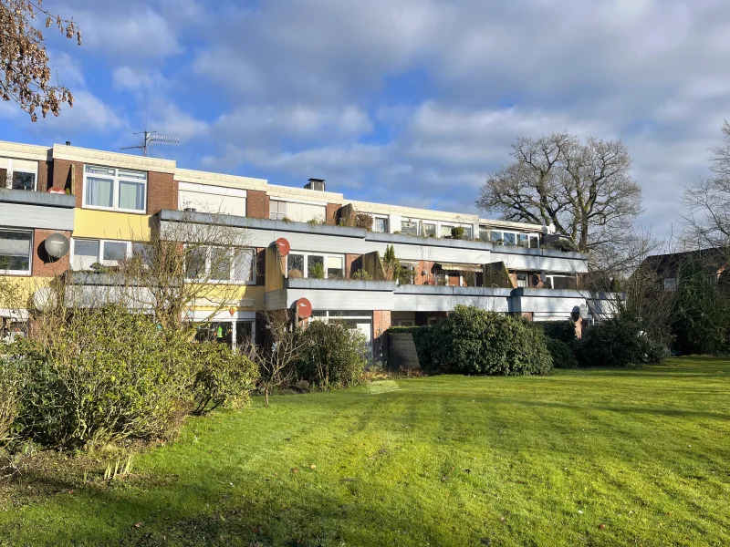 Rückansicht - Wohnung mieten in Westerstede - Helle 2-Zimmer Wohnung mit Balkon im Herzen von Westerstede!