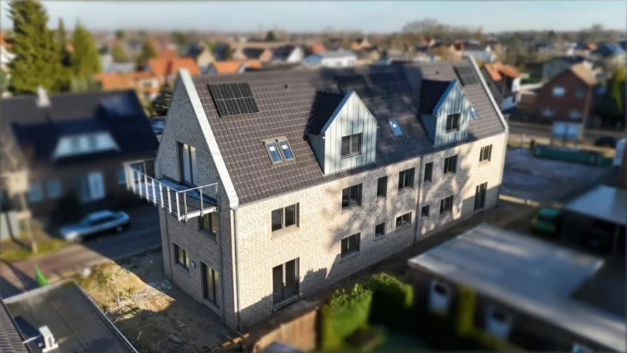 1 - Wohnung kaufen in Delmenhorst - Delmenhorst: ETW mit 4-Zimmern im EG/OG links auf knapp 129 m² Wohn- und Nutzfläche im KfW40 Standard in einem 4-Familienhaus 