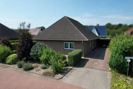 1 - Haus kaufen in Großenkneten - Ahlhorn -Lemsen: Wohnen auf einer Ebene. Bungalow mit 117 m²Ahlhorn -Lemsen:Wohnen auf einer Ebene. Bungalow mit 117 m²