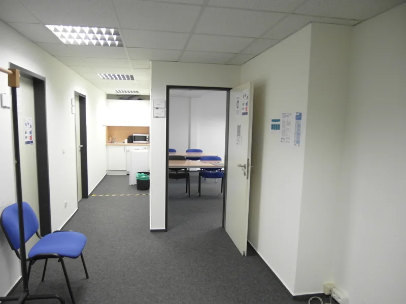  - Büro/Praxis mieten in Pinneberg - Professionelle Räume für Büro, Praxen oder Schulungen zentral gelegen, ca. 166 m²