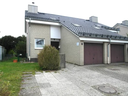 Hausansicht - Haus mieten in Rellingen - Großzügige eneergetisch sanierte Doppelhaushälfte in Rellingen-Egenbüttel (Dorf)