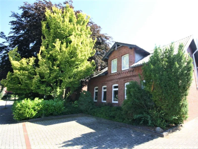 Mehrfamilienhaus mit drei vermieteten Wohneinheiten - Haus kaufen in Rendsburg - Renditeobjekt: Mehrfamilienhaus mit drei vermieteten Wohneinheiten