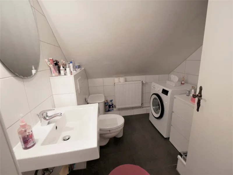 Wohnung DG - Duschbad mit Waschmaschinenanschluss