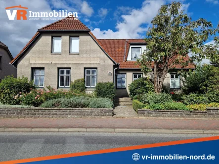 Blick von der Straße auf die Immobilie - Haus kaufen in Viöl - Beeindruckendes Wohn- und Geschäftshaus in zentraler Lage in Viöl.