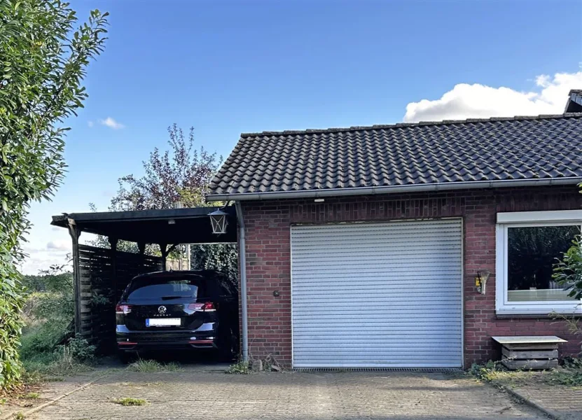 Carport und Garage