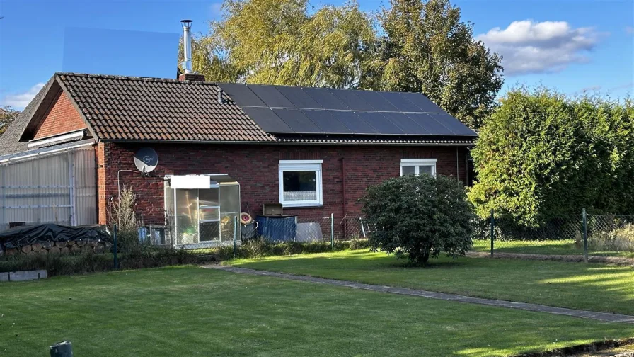 Bungalow Ostseite - Haus kaufen in Rosengarten , Kr Harburg - Bungalow auf kleinem Grundstück in Klecken (HVV Bhf)