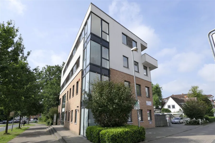 Außenansicht der Immobilie - Wohnung mieten in Buchholz - ***EXKLUSIVE  PENTHOUSE-WOHNUNG ZENTRAL IN BUCHHOLZ ZU VERMIETEN***