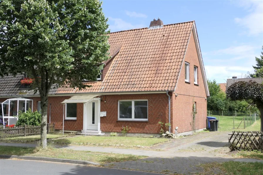 Außenansicht  - Haus kaufen in Buchholz - ***EINE DHH FÜR ZWEI FAMILIEN - MEHRGENERATIONENHAUS ZU VERKAUFEN***BUCHHOLZ***