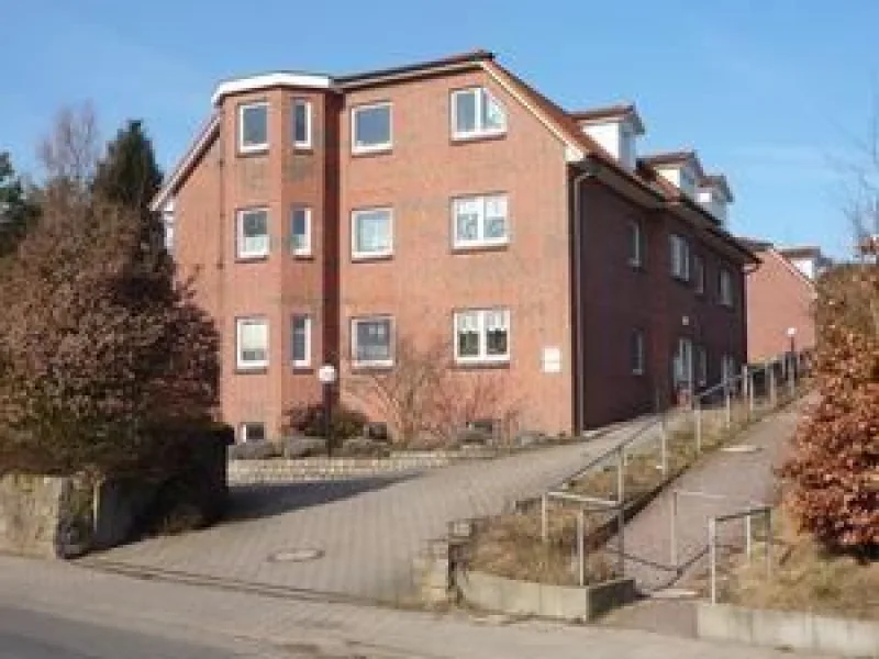 Außenansicht - Wohnung mieten in Rosengarten , Kr Harburg - ***GROßZÜGIGE WOHNUNG  MIT BALKON IN ROSENGARTEN ECKEL ZU VERMIETEN***