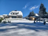 Schneelandschaft im Garten