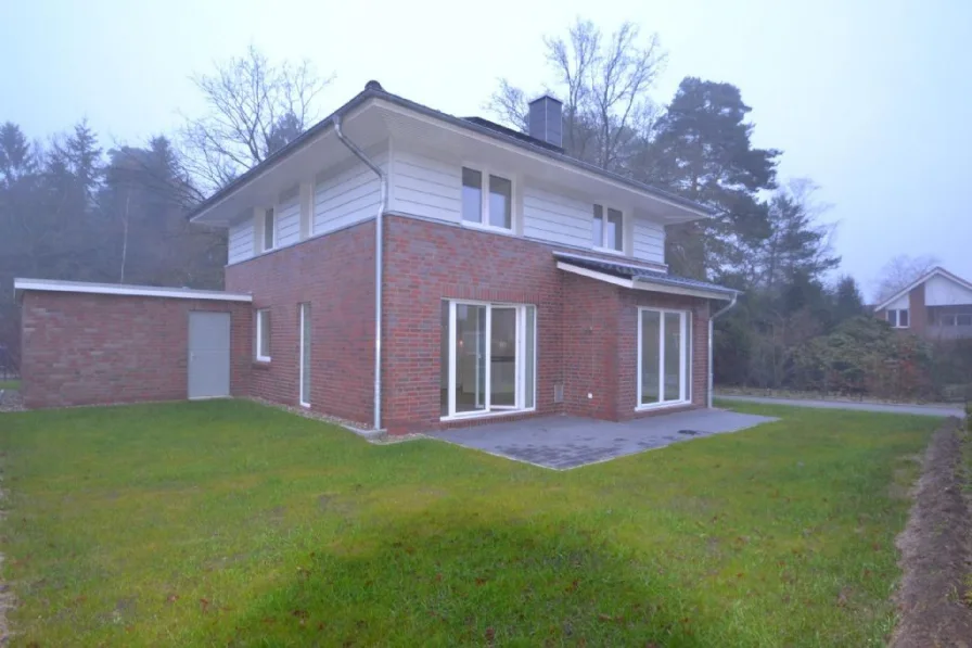 Terrassenansicht - Haus mieten in Buchholz - ***HOLM SEPPENSEN, SCHICKES EINFAMILIENHAUS ZU VERMIETEN***