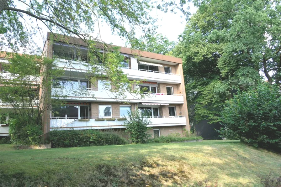 Gartenansicht (Rückseite) ruhige Lage  - Zinshaus/Renditeobjekt kaufen in Buchholz in der Nordheide - ***BUCHHOLZ-ZENTRUMSNAH*GEPFLEGTE WOHNUNG MIT BALKON UND STELLPLATZ***