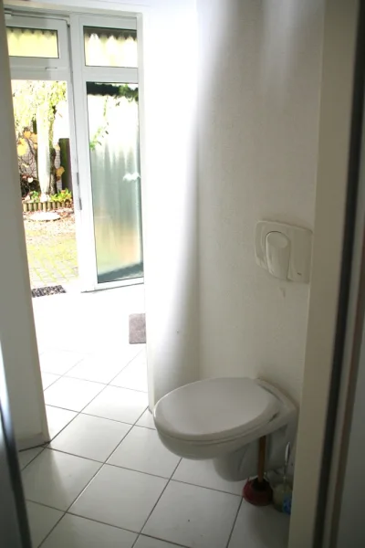 Duschbad-WC-Beidseitig-Begehbar-002
