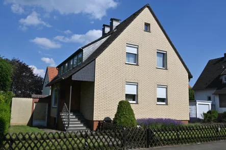 Aussenansicht-001 - Haus kaufen in Hannover / Ahlem - Zweifamilienhaus nebst Garage in ruhiger Lage ..... !!!