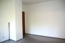 Einliegerwohnung-Arbeits-Schlaf-Gaestezimmer-002