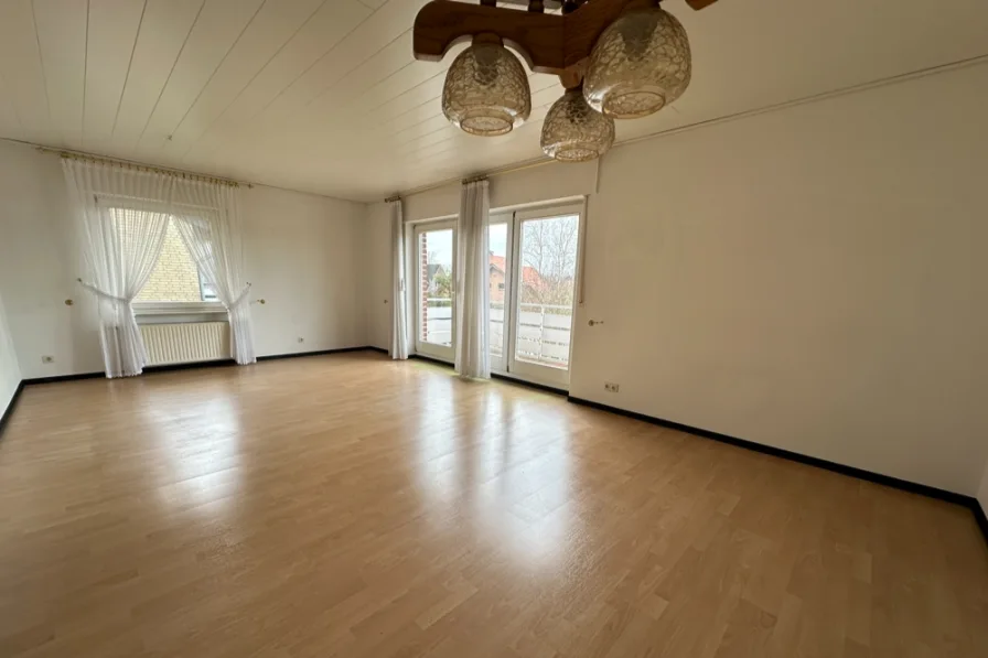 Wohn- Eßzimmer mit Balkon