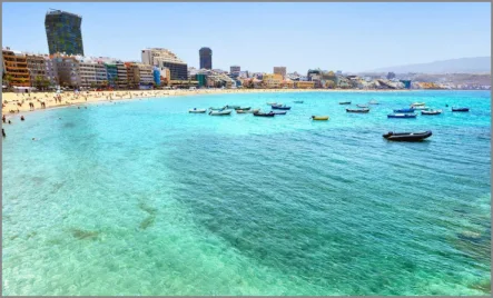 Bucht - Gastgewerbe/Hotel kaufen in Las Palmas - Strandnahes Aparthotel in der Hauptstadt von Gran Canaria, 78 Appartements, 1 Restaurant, 2 Läden