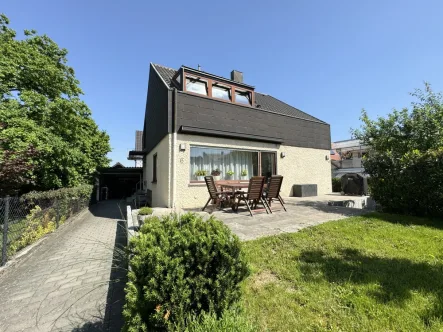 Frontansicht - Haus kaufen in Neuhausen auf den Fildern - Sofort einziehen!Renoviertes und gepflegtes Einfamilienhaus in Neuhausen