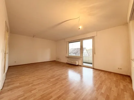 Wohnzimmer - Wohnung kaufen in Stuttgart - Gemütliche Stadtwohnung mit Potenzial!