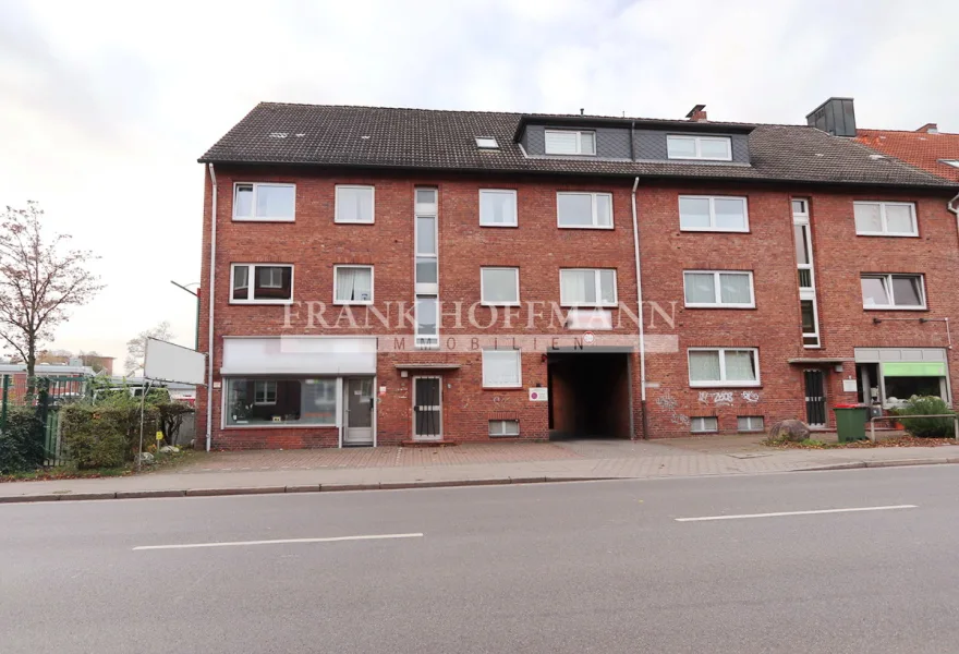 V6700 Außenansicht - Haus kaufen in Hamburg / Wandsbek - Vollvermietetes & gepflegtes Mehrfamilienhaus mit Nebengebäude in Hamburg-Wandsbek