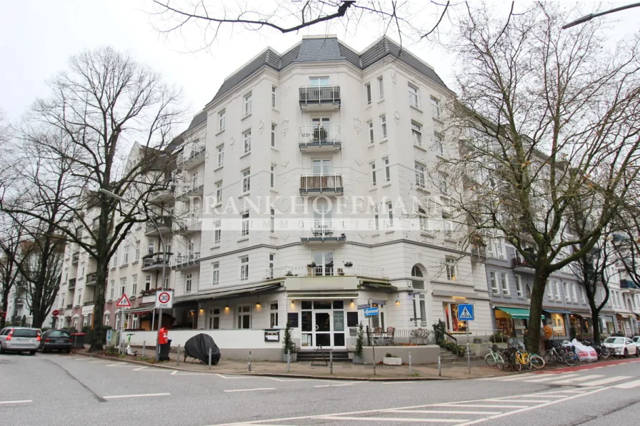 Außenansicht - Wohnung kaufen in Hamburg - Am Mühlenkamp in Hamburg-Winterhude - Kleine aber feine vermietete 2 Zimmer-Altbauwohnung